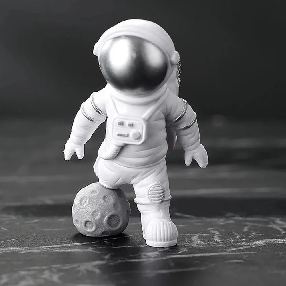 4 pcs Astronaut Figure Statue  – Newton Cradle Large Bewertung und Preis