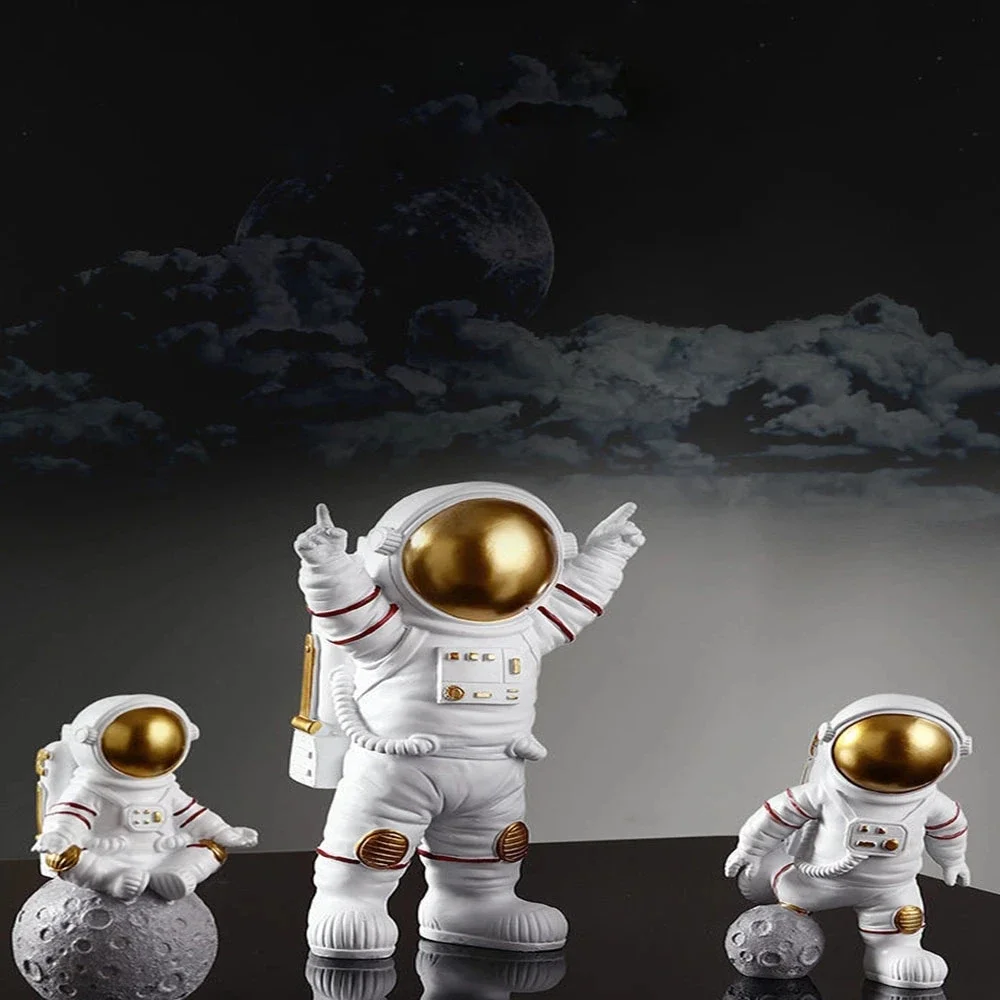 4 pcs Astronaut Figure Statue  – Newton Cradle Large Bewertung und Preis